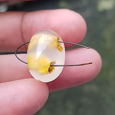 batu sodo Lanang combong dua lubang asli natural.