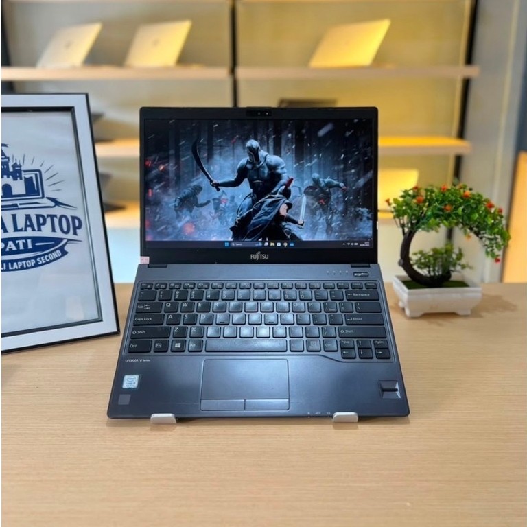 Laptop Slim Ringan Fujitsu Lifebook u938 Core i5-8250u ram 8gb ssd 256gb Slim ringan