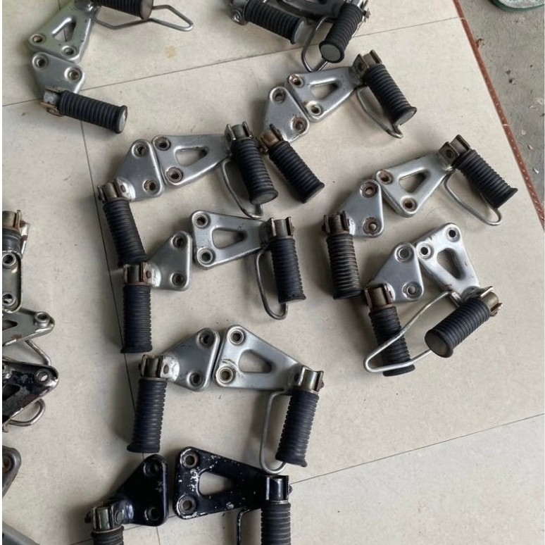 POSTEP BELAKANG ATAU PIJAKAN KLX BF/KLX 150 KONDISI TINGGAL PASANG