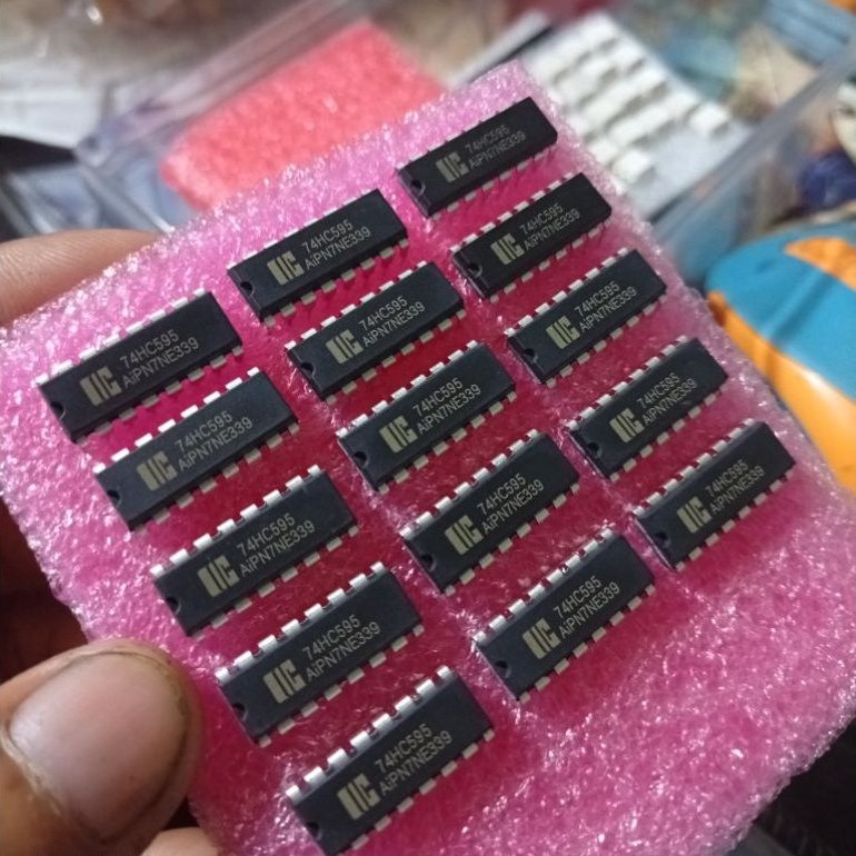 IC SN74HC595N untuk display 7segment