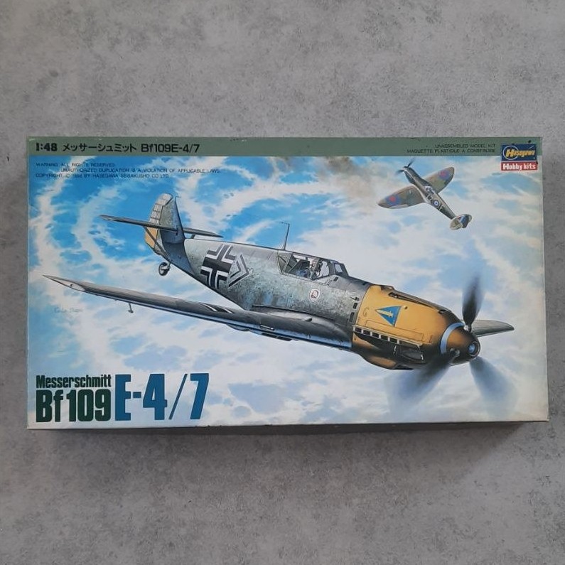 Hasegawa Model Kit Messerschmitt BF 109 E4/7 + Decal 3D By Quinta Studio ,Scale 1/48
