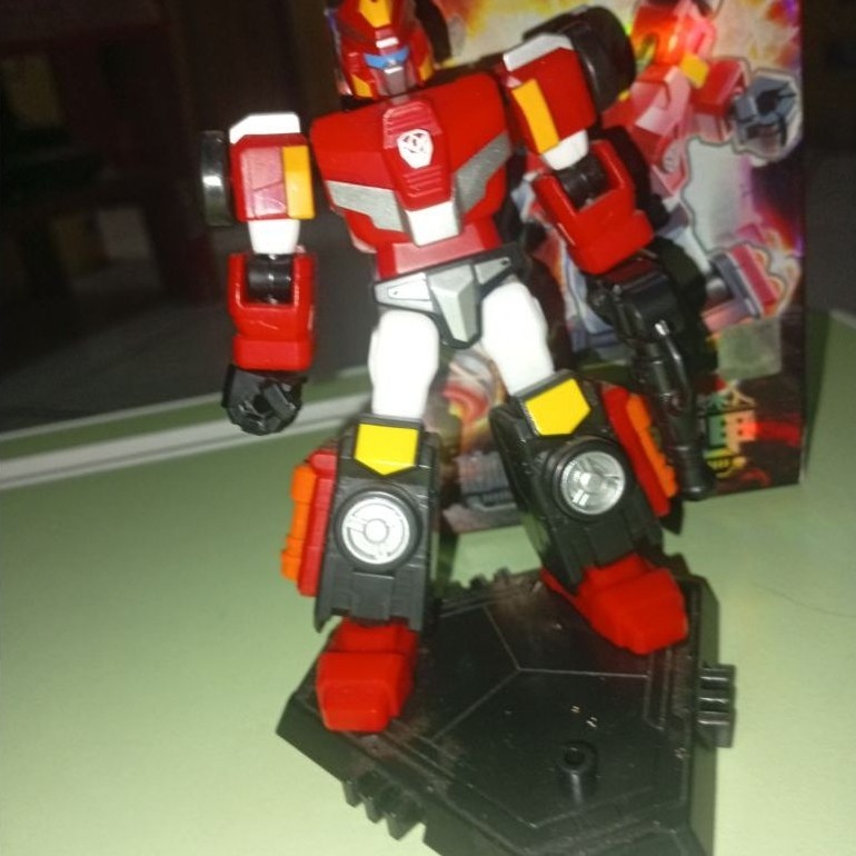 HELLO CARBOT. ACTION FIGURE. MODEL KIT. FIRE ALARM KING RACER