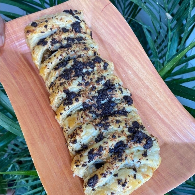 Strudel pisang coklat keju
