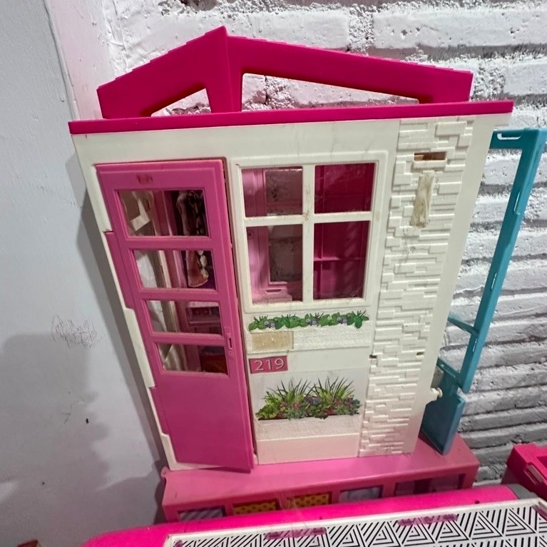 Barbie Dream Pink Closet Doll and Playset, Rumah Barbie Set Lengkap
