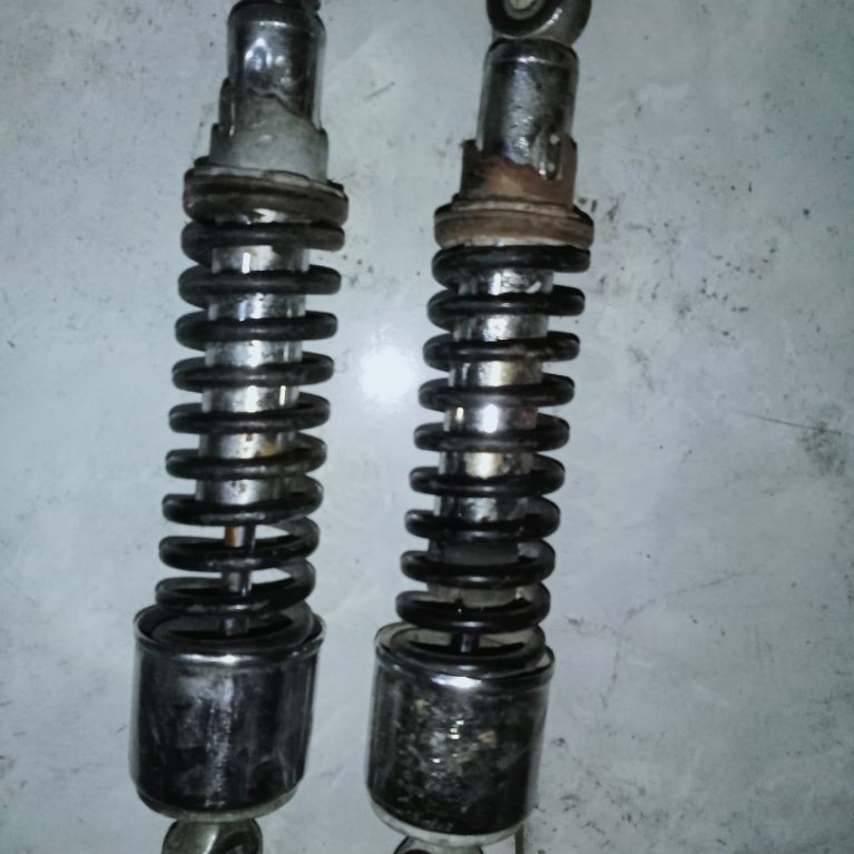 shock belakang Suzuki a100