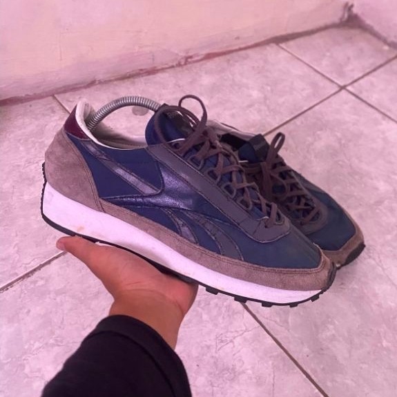 SEPATU REEBOK AZTEC ORIGINAL 100% WARNA NAVY CAKEP