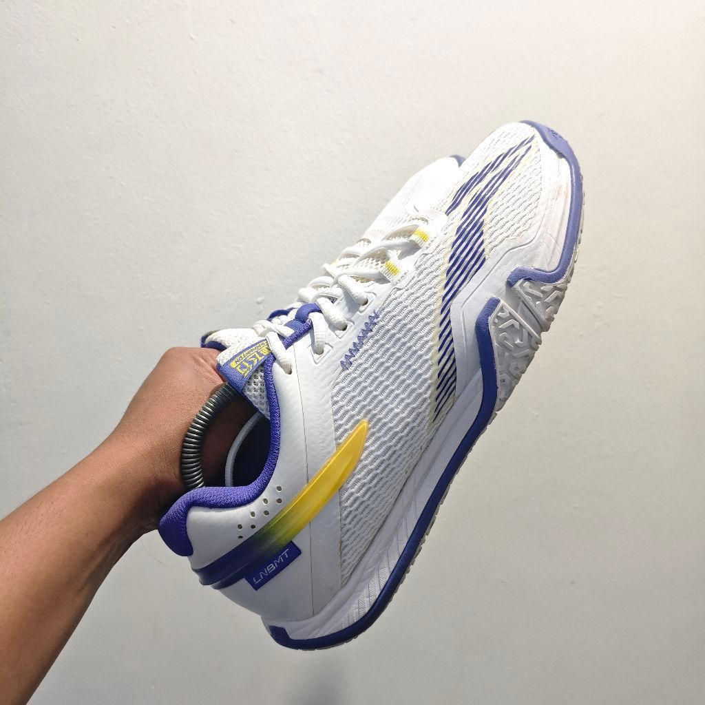 Sepatu badminton Lining saga lite Second Original Size 41