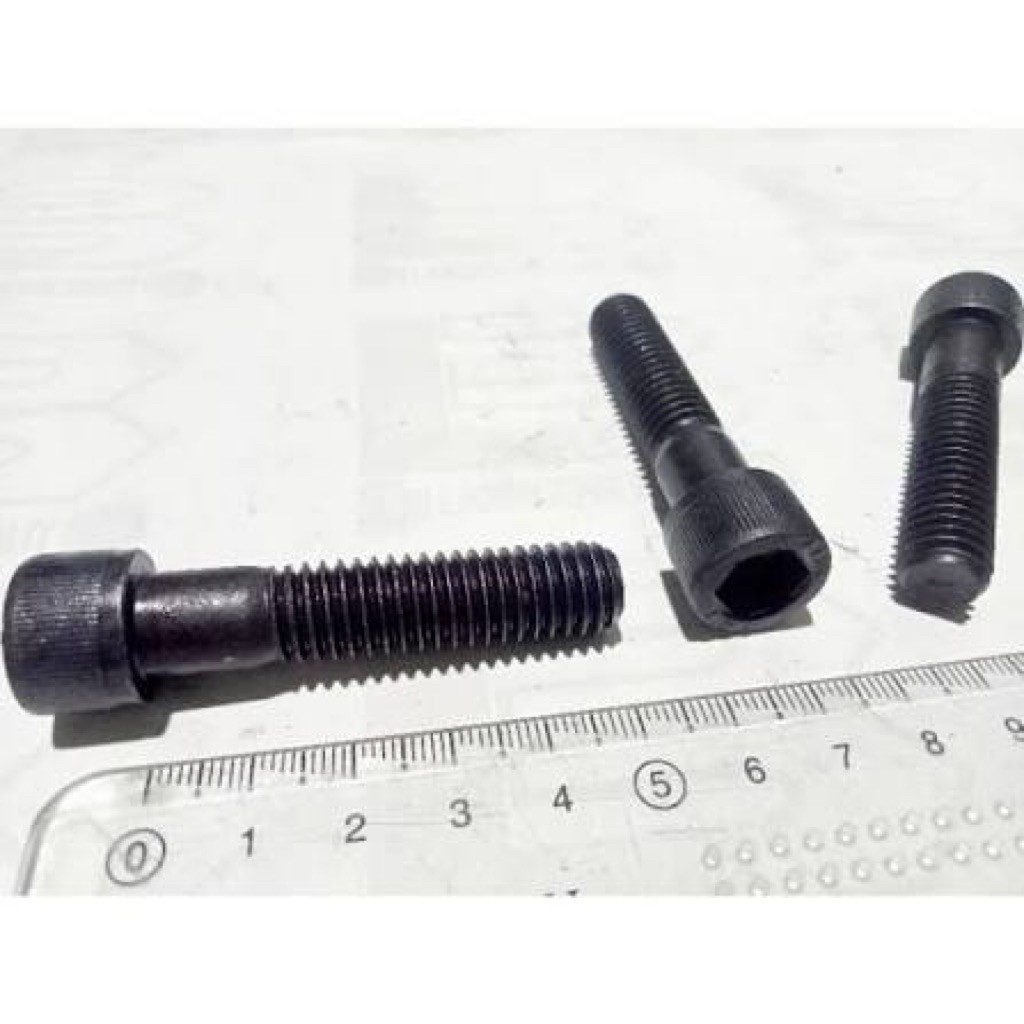 baja hitam 12.9 baut L M36x300 (hex socket screw) M36x300