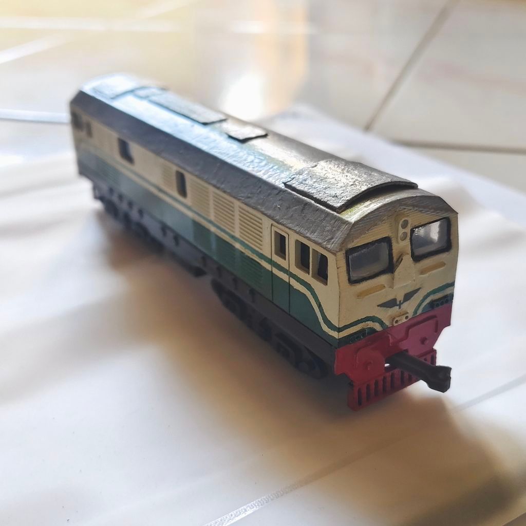 Miniatur Lokomotif BB 304 livery PJKA vintage Kereta api Indonesia MURAH dan DETAIL,