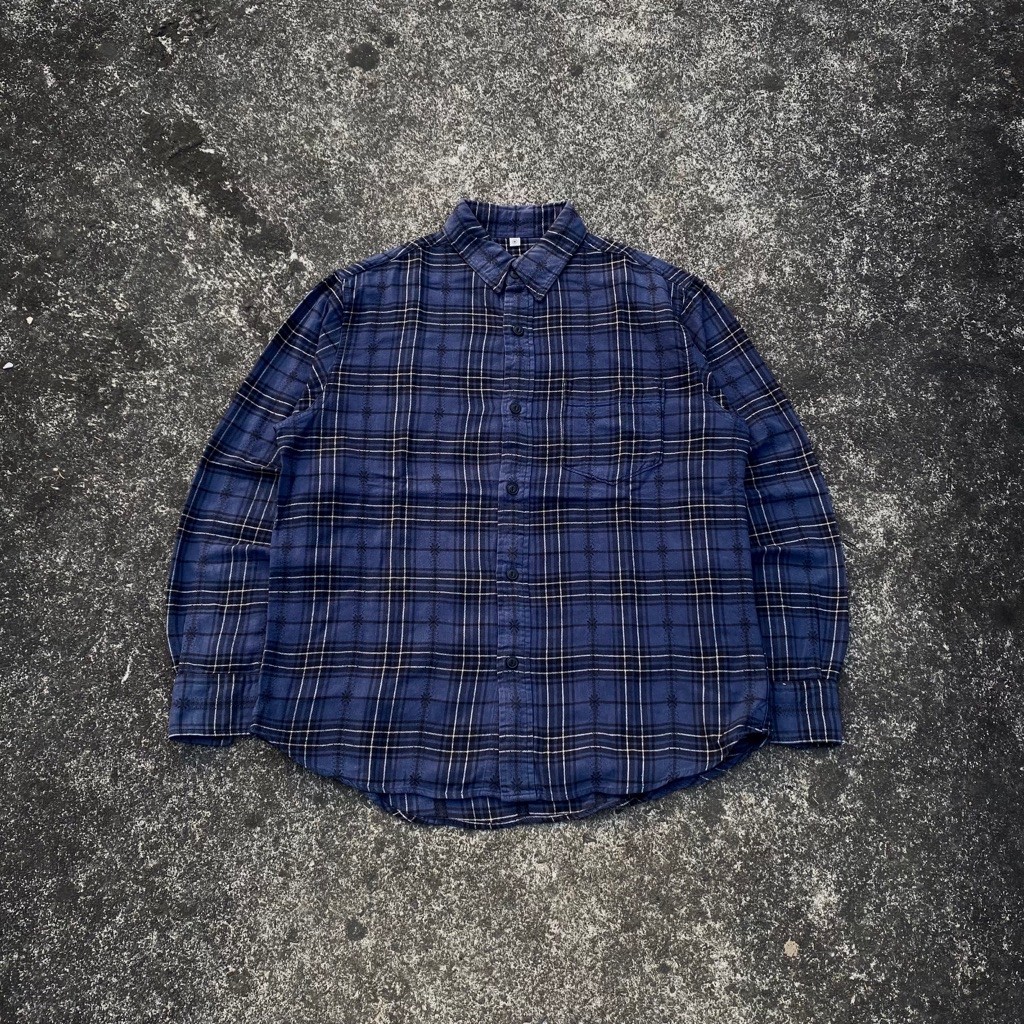Kemeja Uniqlo Navajo Pattern
