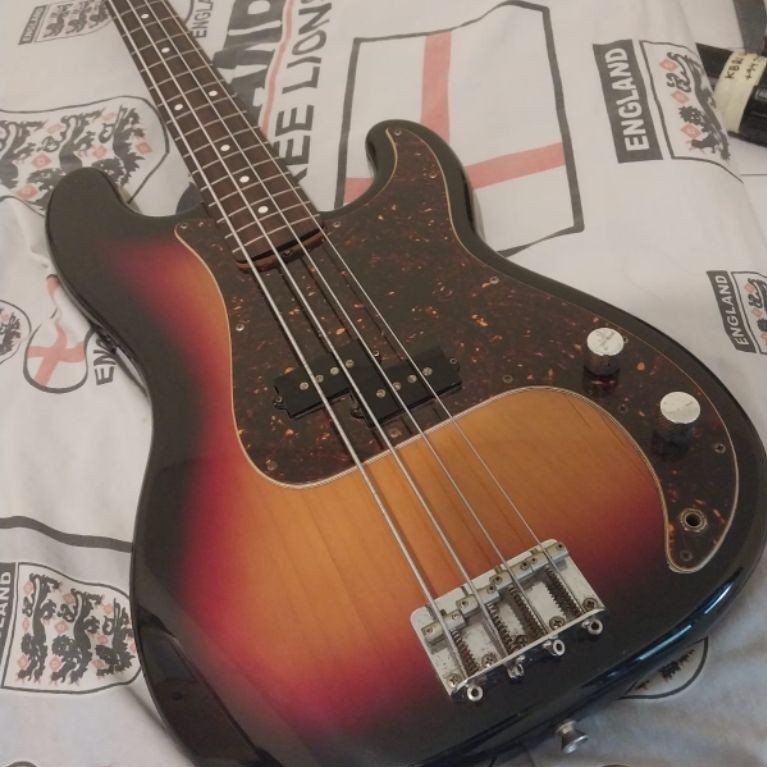 Fender Precision Bass Reissue 62 Japan