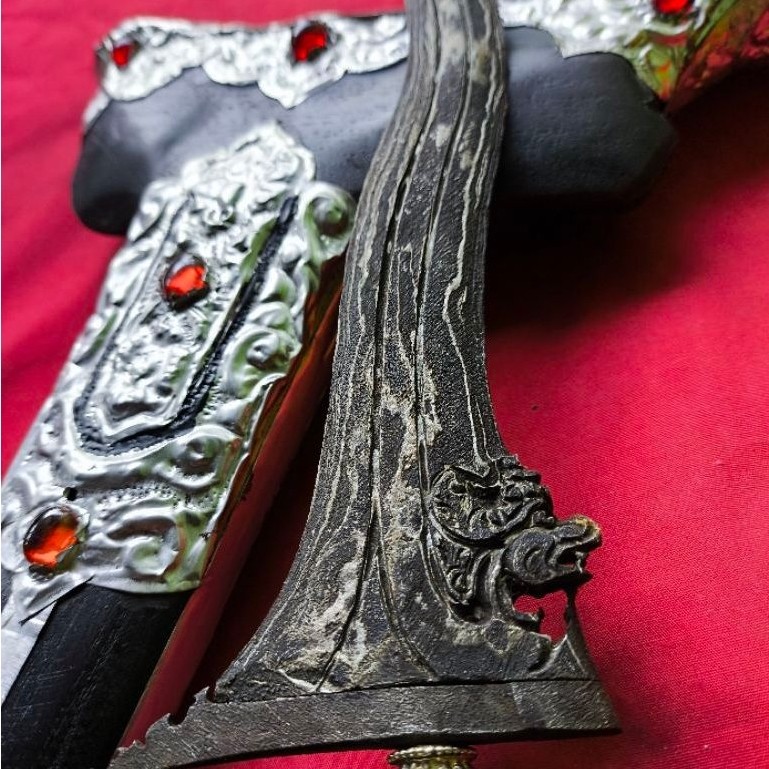 Keris Nogo Rojo wingit