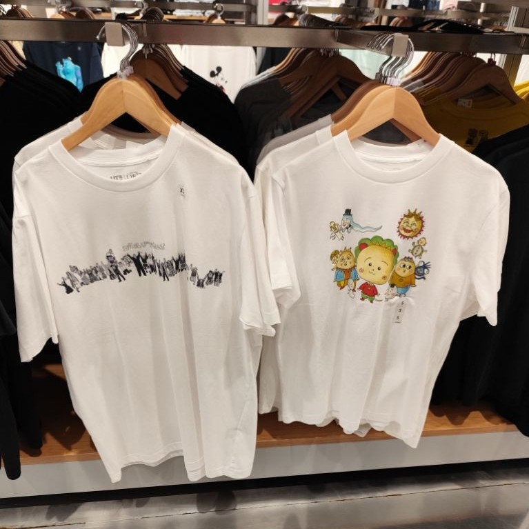 Kaos UT Shueisha 100th Pria Uniqlo (Unisex)