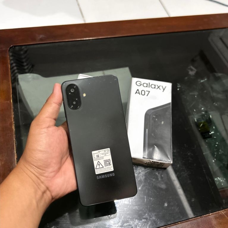 seken Samsung A07 4/64 dan Poco X7 8/256