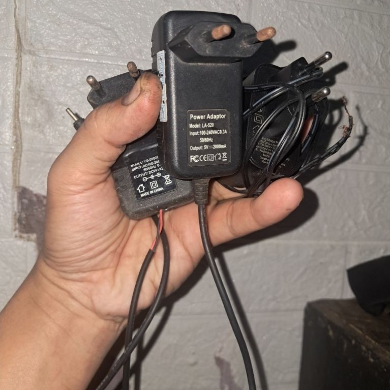 borongan 3pcs adaptor hidup minus konektor dan 1 kesing