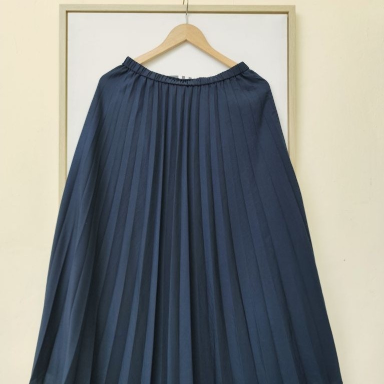 Rok Plisket Navy Uniqlo