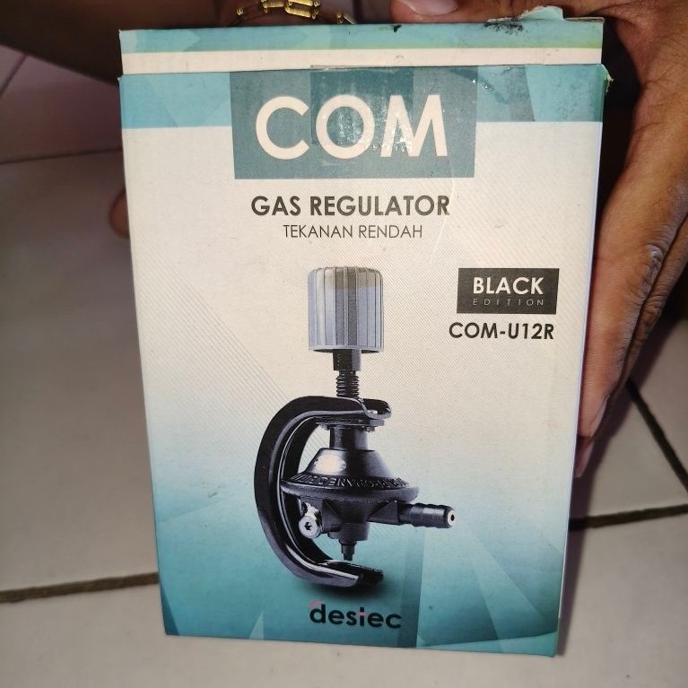 Gas regulator com