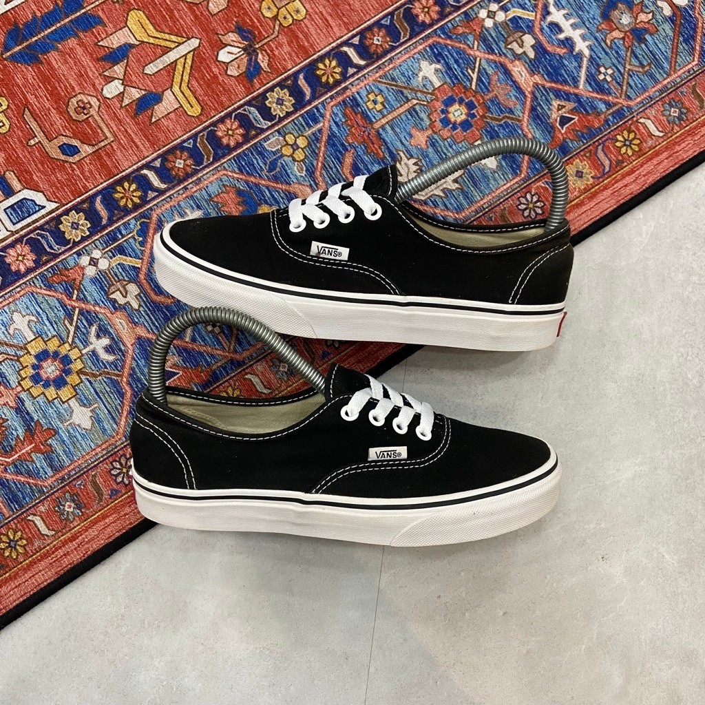 [Size 37] Vans Authentic Classic Black White Second Original