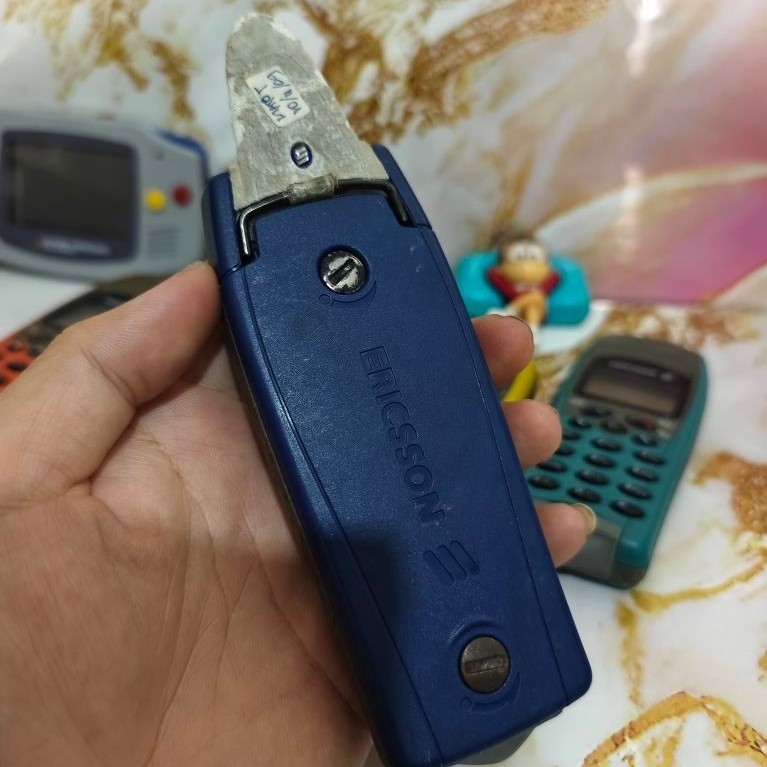Ericsson R310 AkA Hiu pajangan