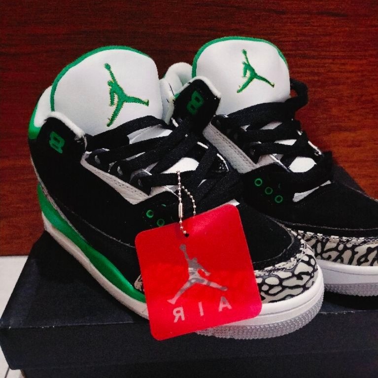 NIKE Air Jordan 3 Retro Pine Green 2021 Baru Dalam Box size 37.5 Hijau