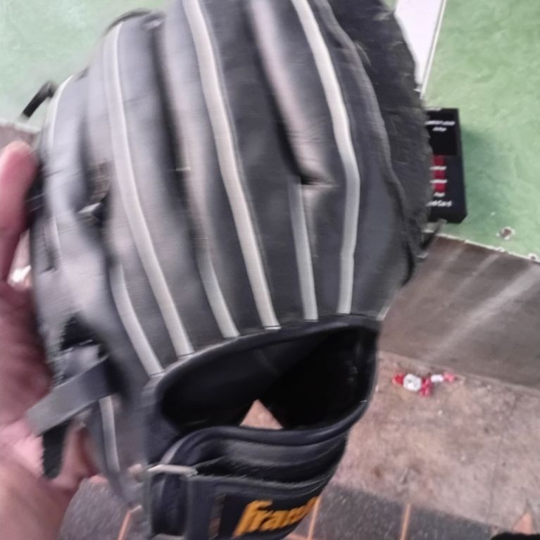 sarung tangan baseball