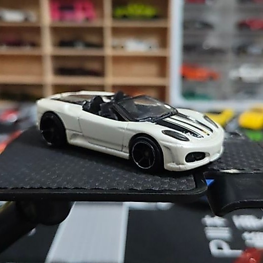 HotWheels Ferrari F430 Spider White Loose