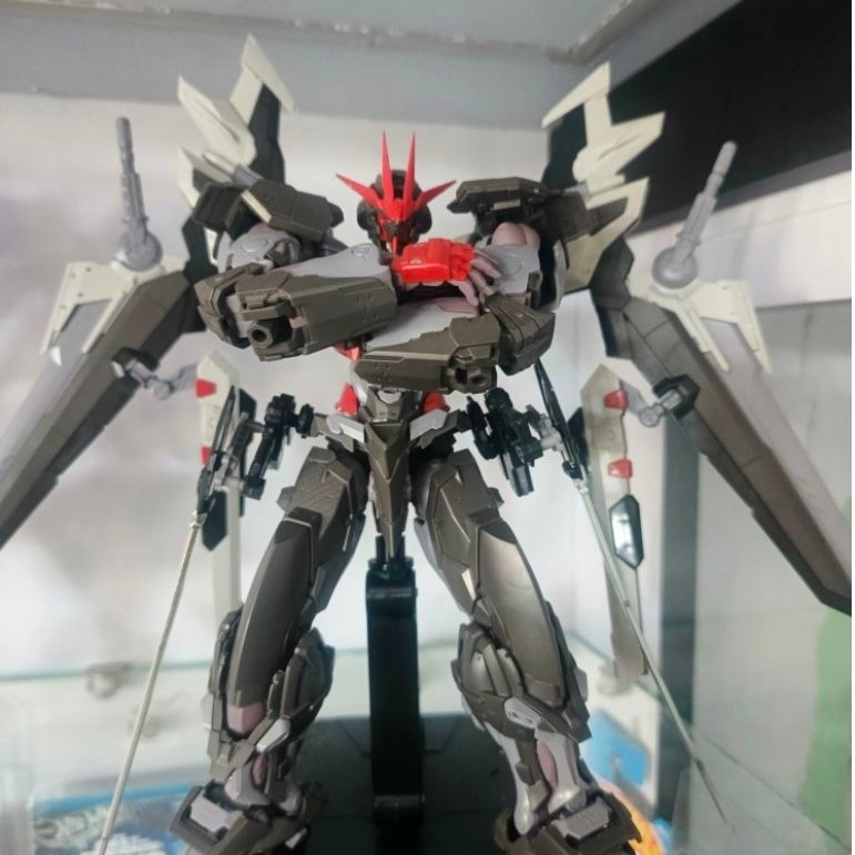 MG MJH ASTRAY NOIR 1 100
