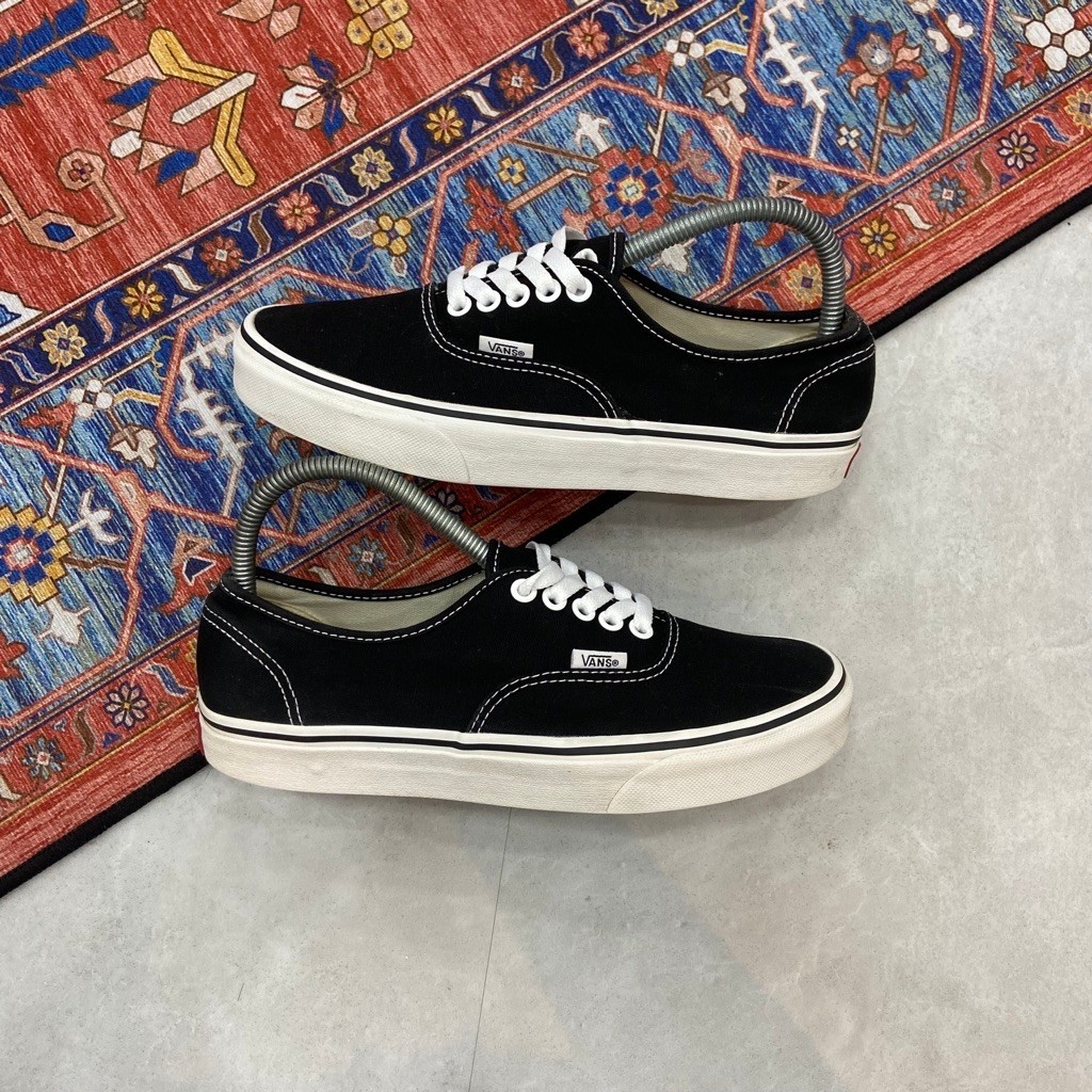 [Size 39] Vans Authentic Classic Black White Second Original
