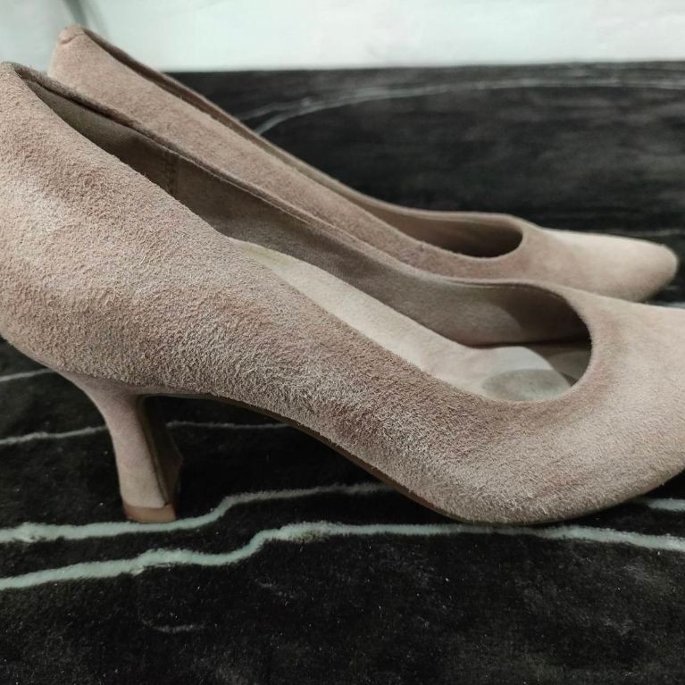 PRELOVED CLARKS SEPATU WANITA SIZE 37