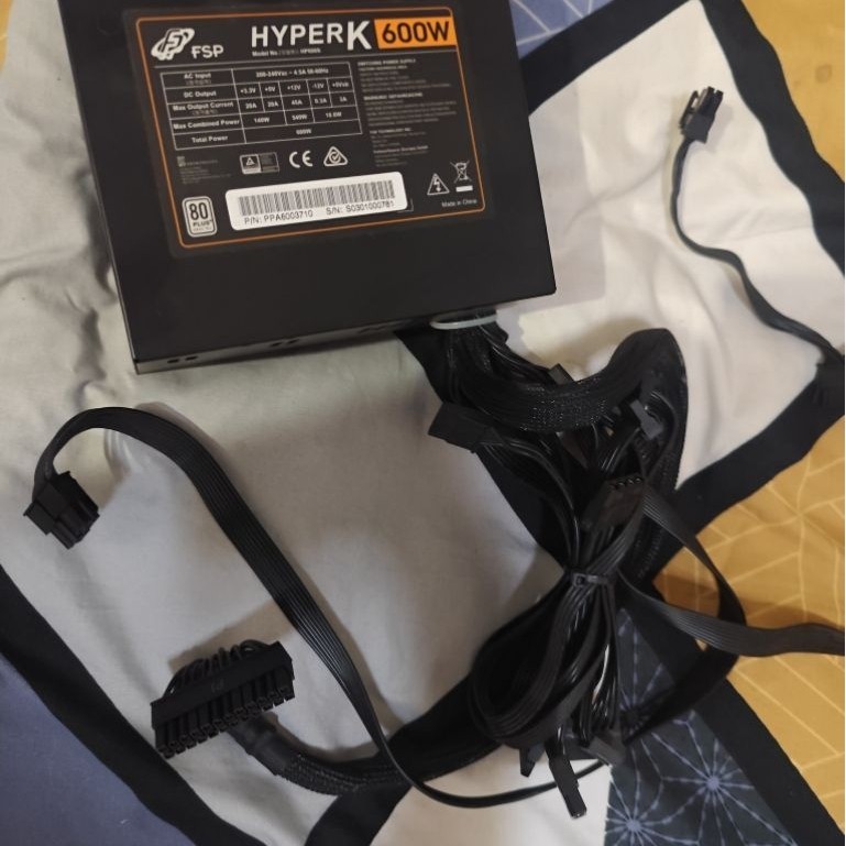 PSU FSP HyperK 600 watt 80+ biasa (unit + kabel adaptor only)