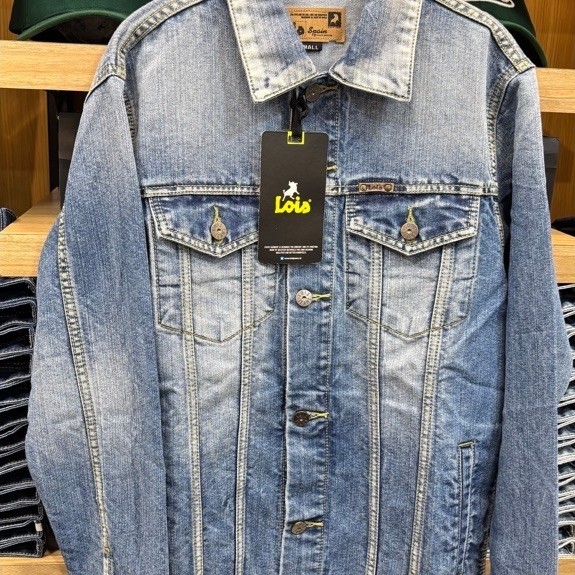 Jaket Lois