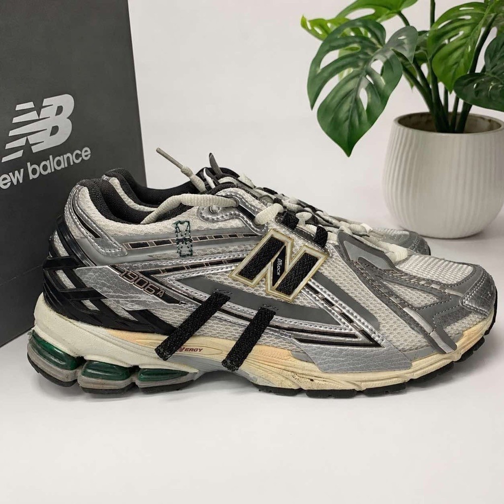 New Balance 1906R