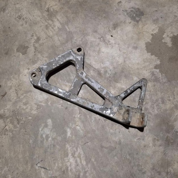 pijakan kaki barstep footstep postep belakang kiri yamaha y110 ss1 ss2 ss two original