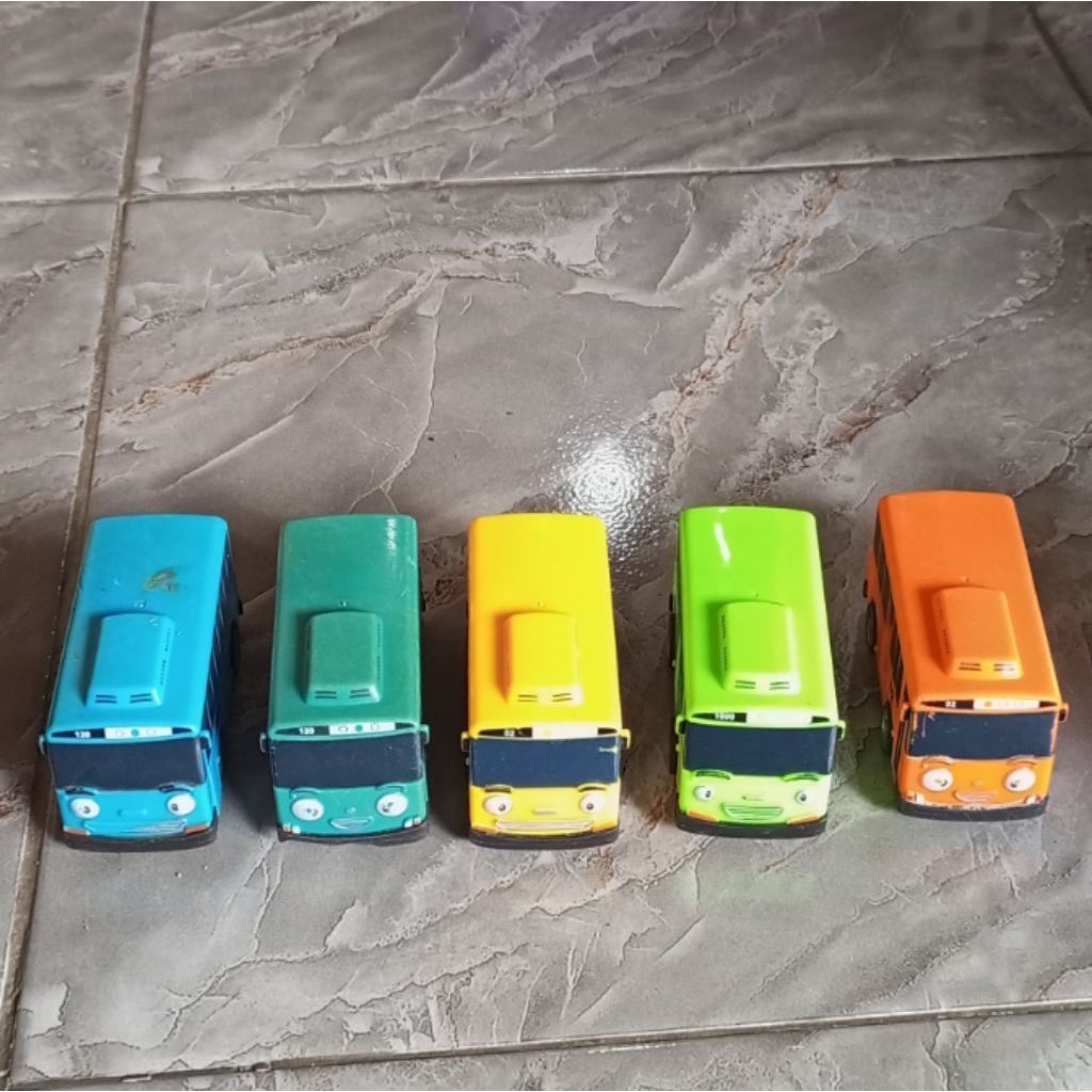 mainan mobil-mobilan Tayo preloved