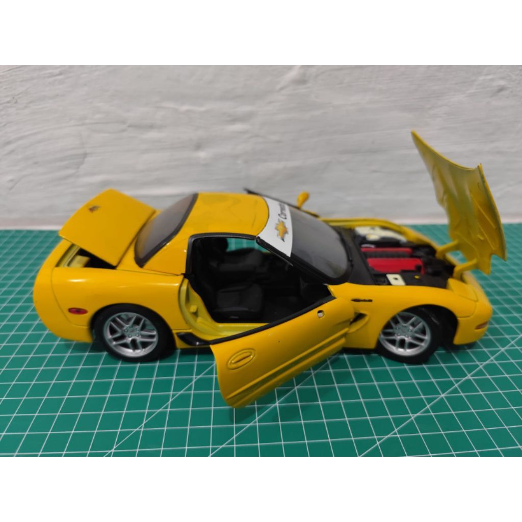 Diecast Chevrolet corvette skala 18