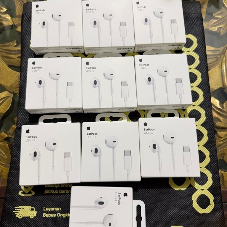 READY STOCK - ORIGINAL APPLE EARPODS USB-C DAN LIGHTNING CONNECTOR GARANSI IBOX (ADA INVOICE DARI IB