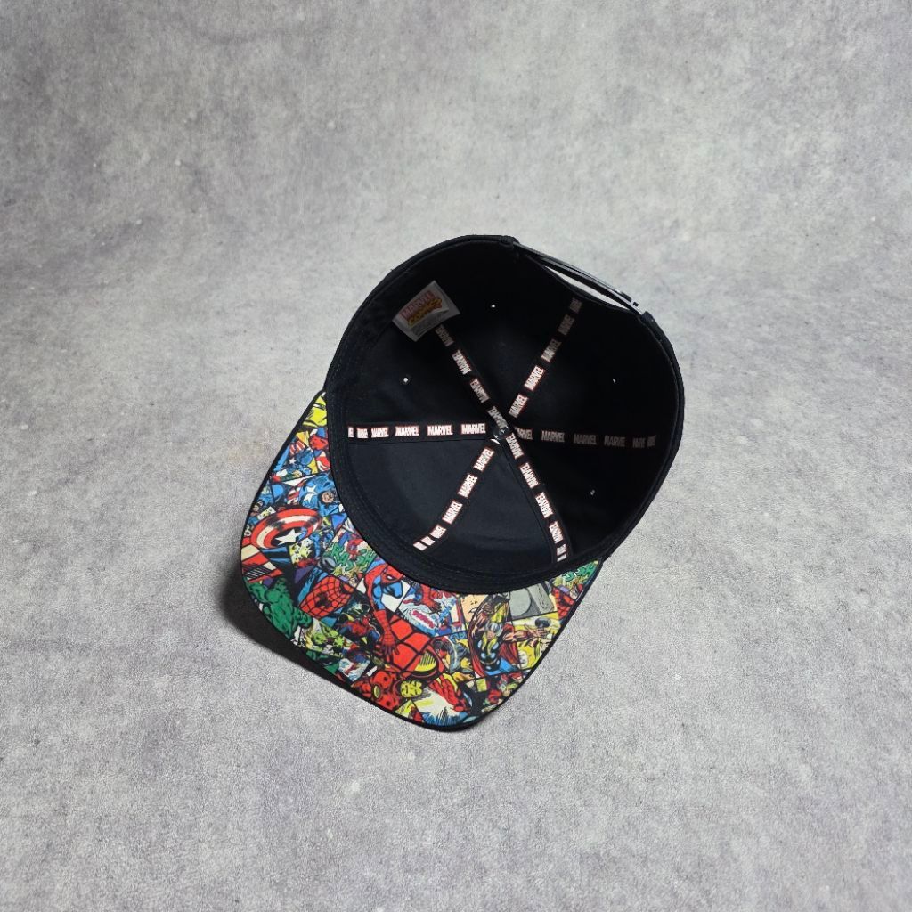 TOPI MARVEL BOX LOGO SUBLIMATED BILL SNAPBACK HATS OFFICIAL MARVEL COMICS