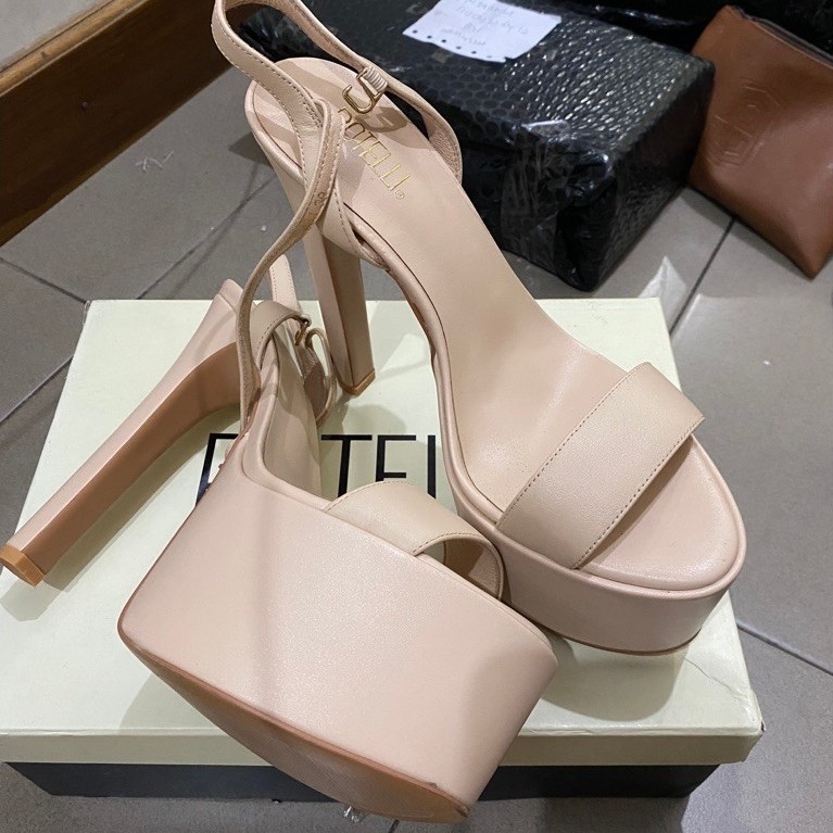 heels Rotelli