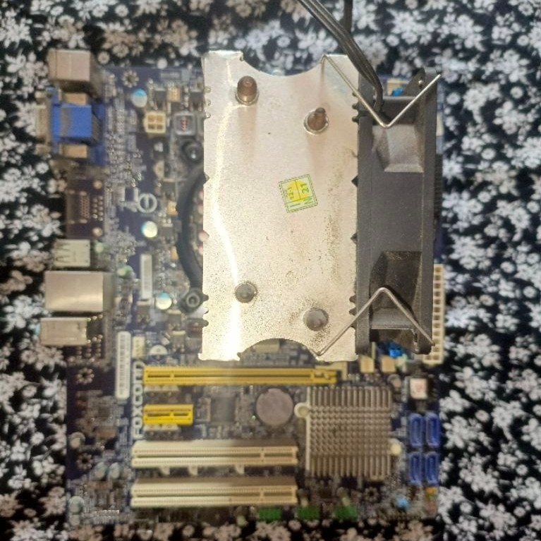 Paket Motherboard Foxconn H61MXV LGA1155, Processor Intel I5 2400, Ram 16GB DDR3 (Baca Deskripsi)