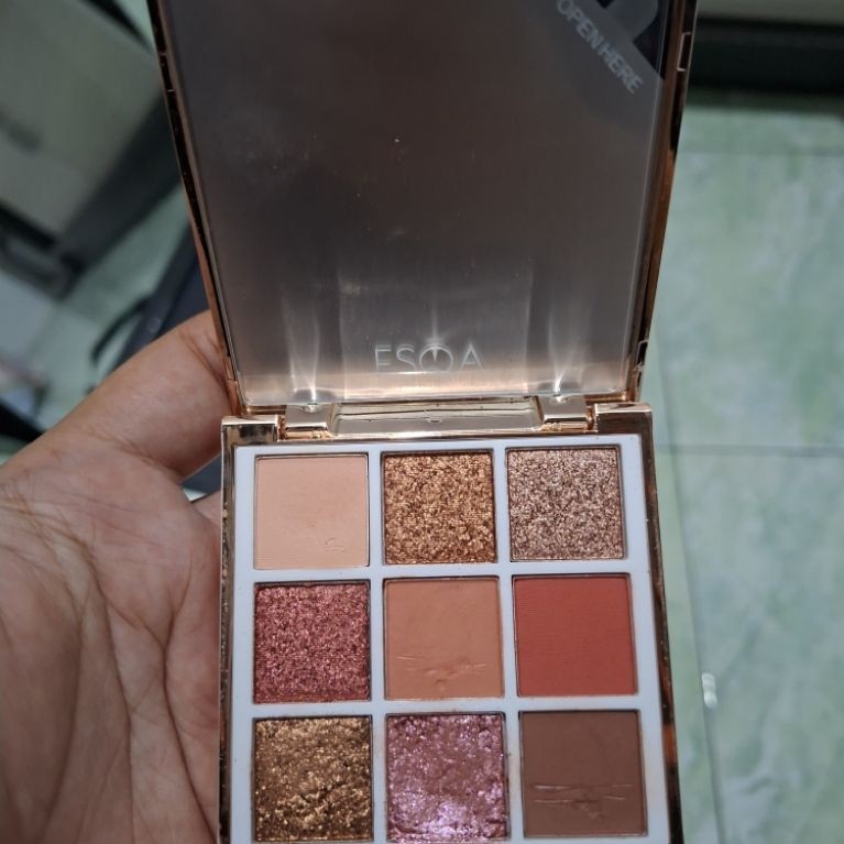 eyeshadow esqa