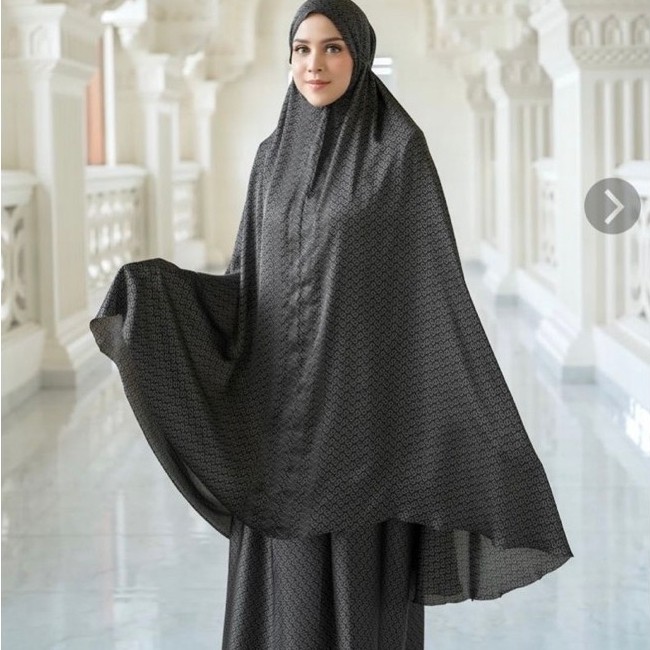 AS-IS Buttonscarves Tapis Prayer Robe
