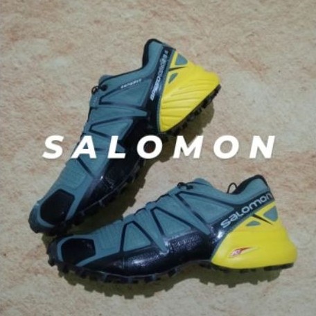 SALOMON TRECKING SHOES