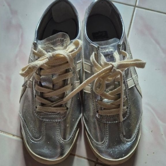 [Preloved] Onitsuka Tiger Mexico 66 Silver