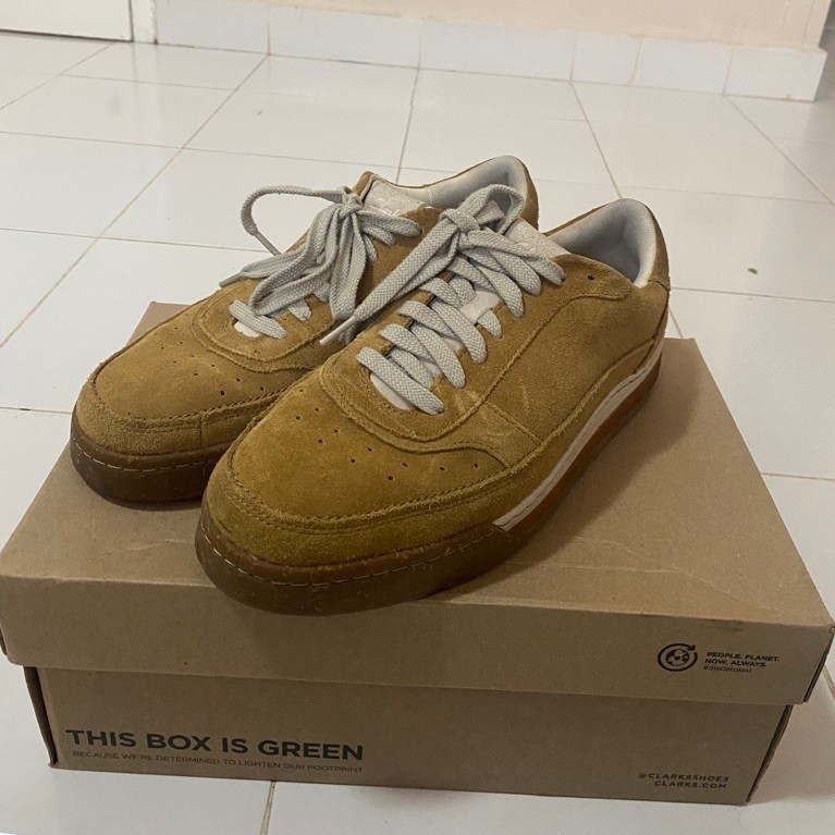 sepatu pria clarks
