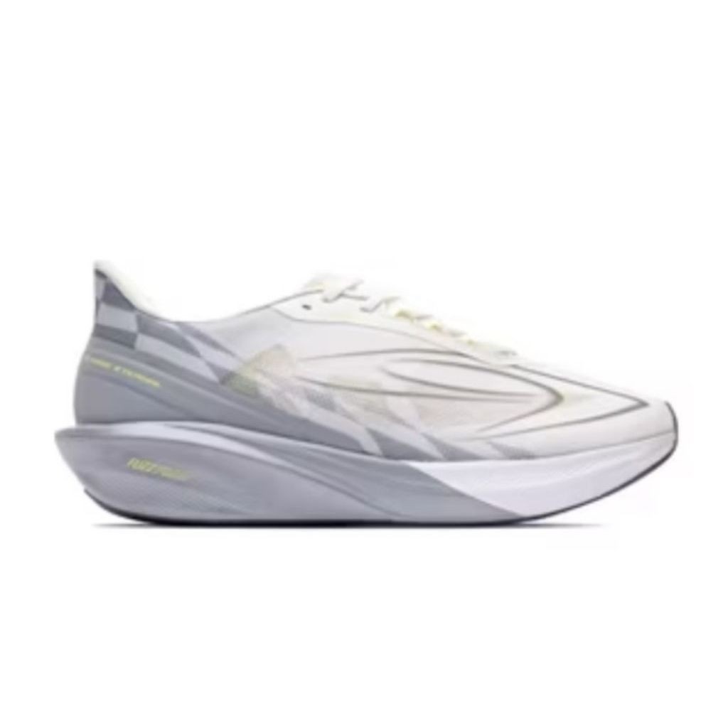 Nineteen Haze Eternal Sepatu Running