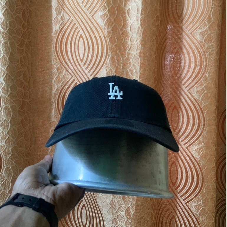 Topi 47 LA Hitam Second Berkualitas Tinggi