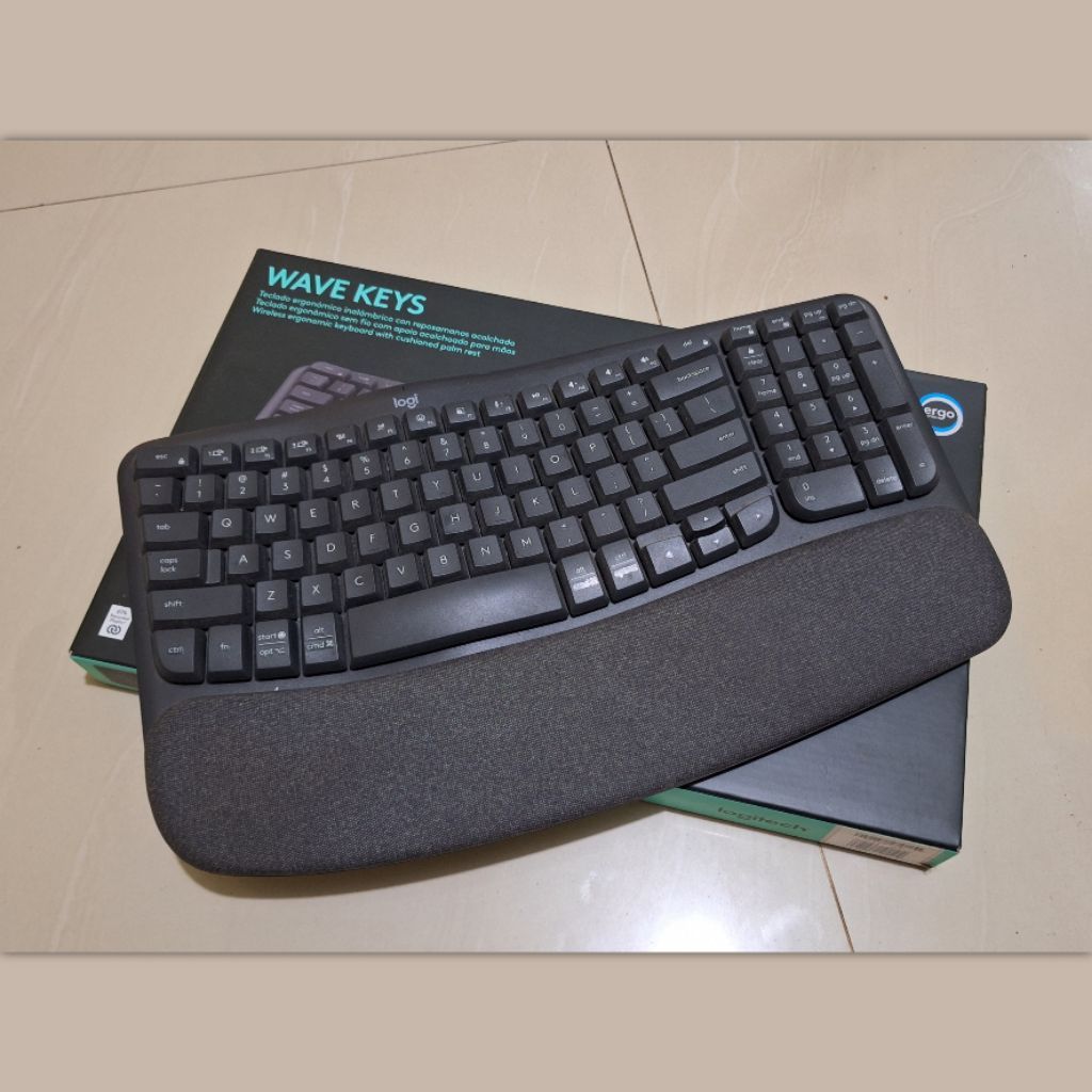 LOGITECH Wave Keys Keyboard Ergonomis Wireless Bluetooth Second