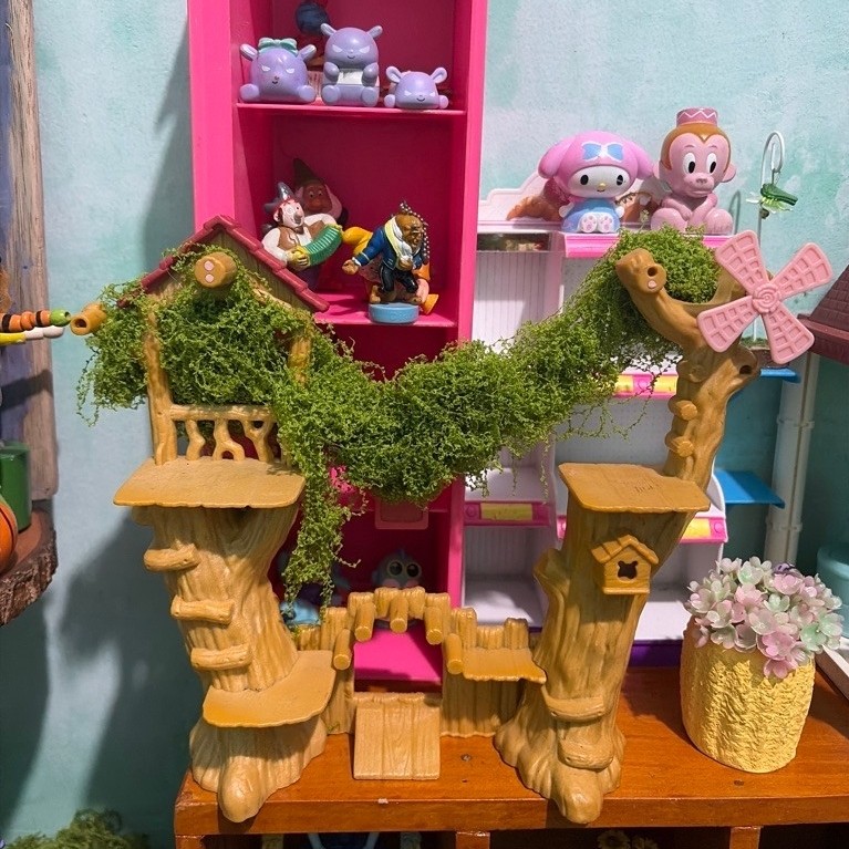 Diorama rumah pohon Hamtaro