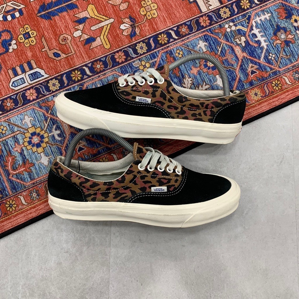 [Size 41] Rare Vans Vault OG Era LX Leopard Black/Marshmallow Suede Canvas Original. Harga Retail 5.