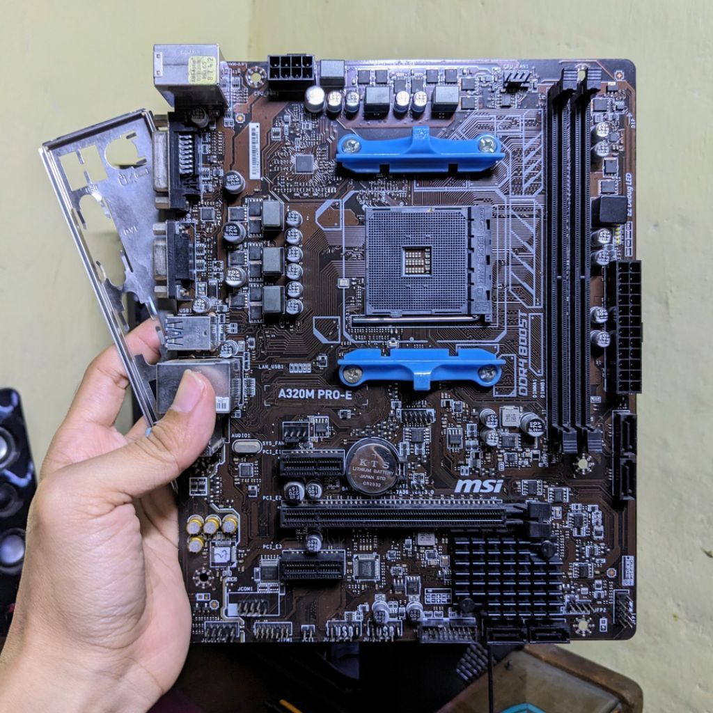 Mobo motherboard MSI A320M (socket AM4) ada minus